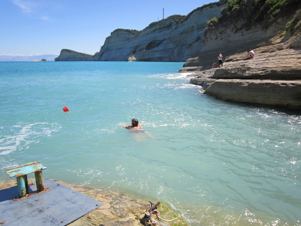 Const.Kuschelsie schwimmt